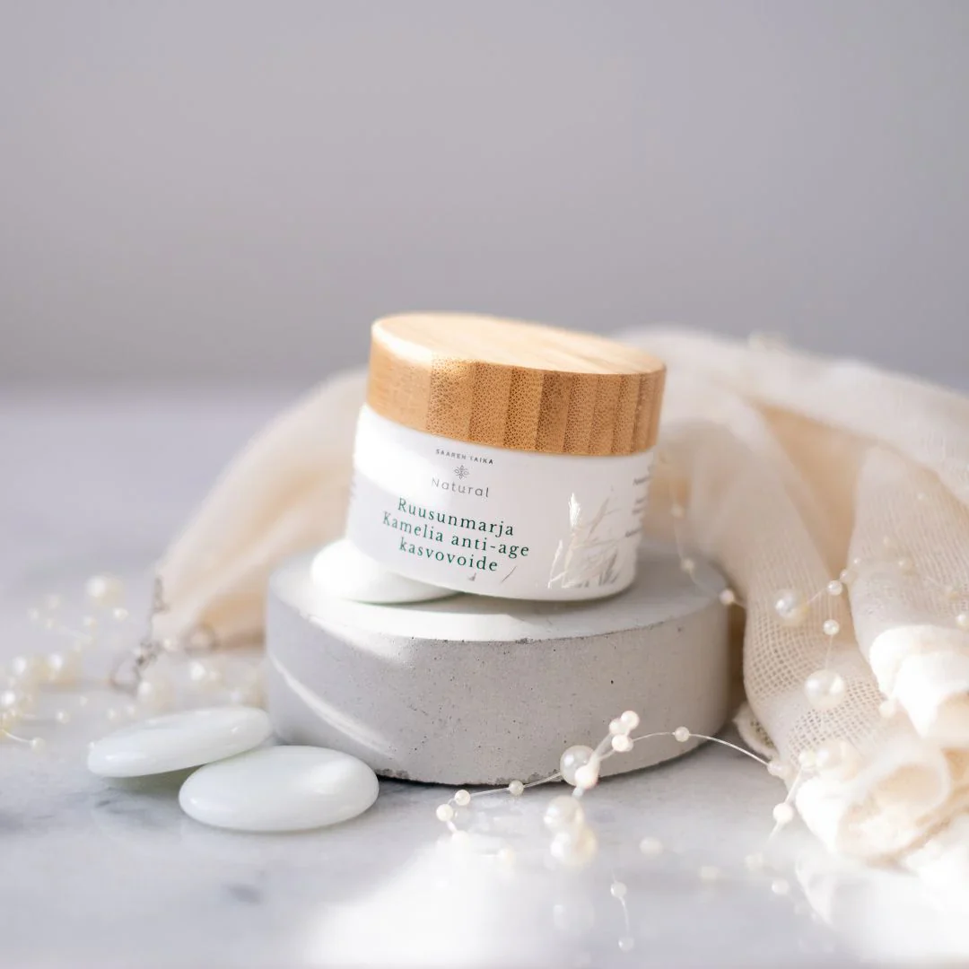 Saaren Taika Natural Ruusunmarja Kamelia Anti-Age Kasvovoide